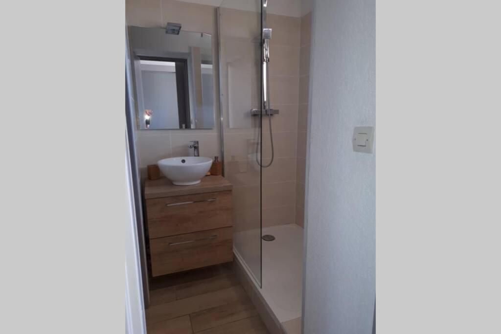 T2 Climatise Vue Sur Mer, Wifi, Piscine Et Parking Sète Exteriör bild